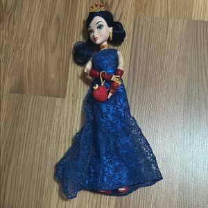 Descendants Evie Doll Accessories